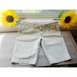 Arizona Jean's Bermuda shorts size 11 khaki